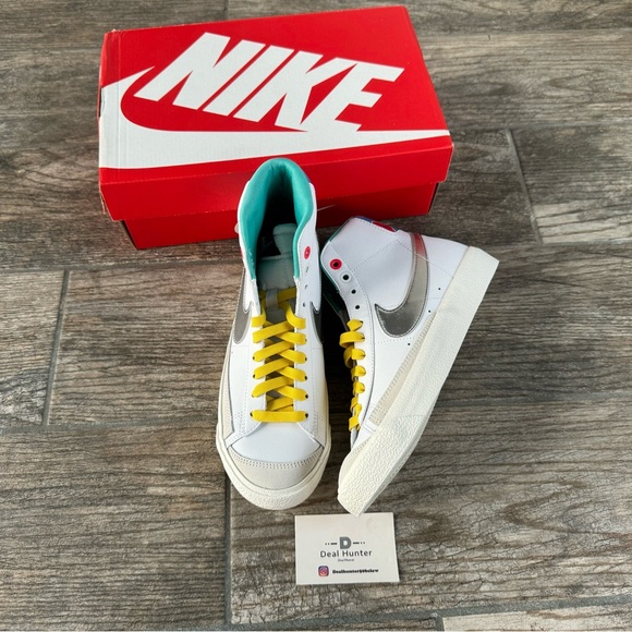 Brand New Nike Blazer Mid '77 Big Kids Shoes (K5/W6.5) - Picture 3 of 10